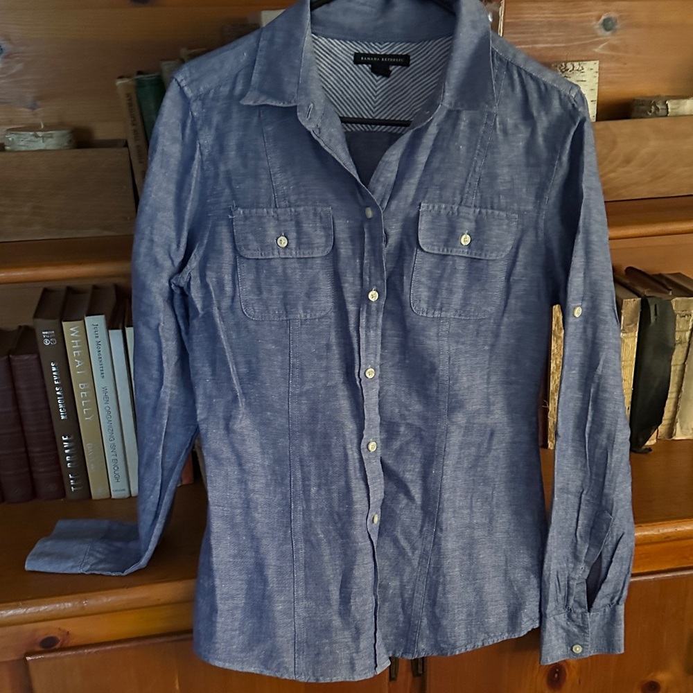 Banana Republic blue button down shirt. Size 10. Excellent condition.